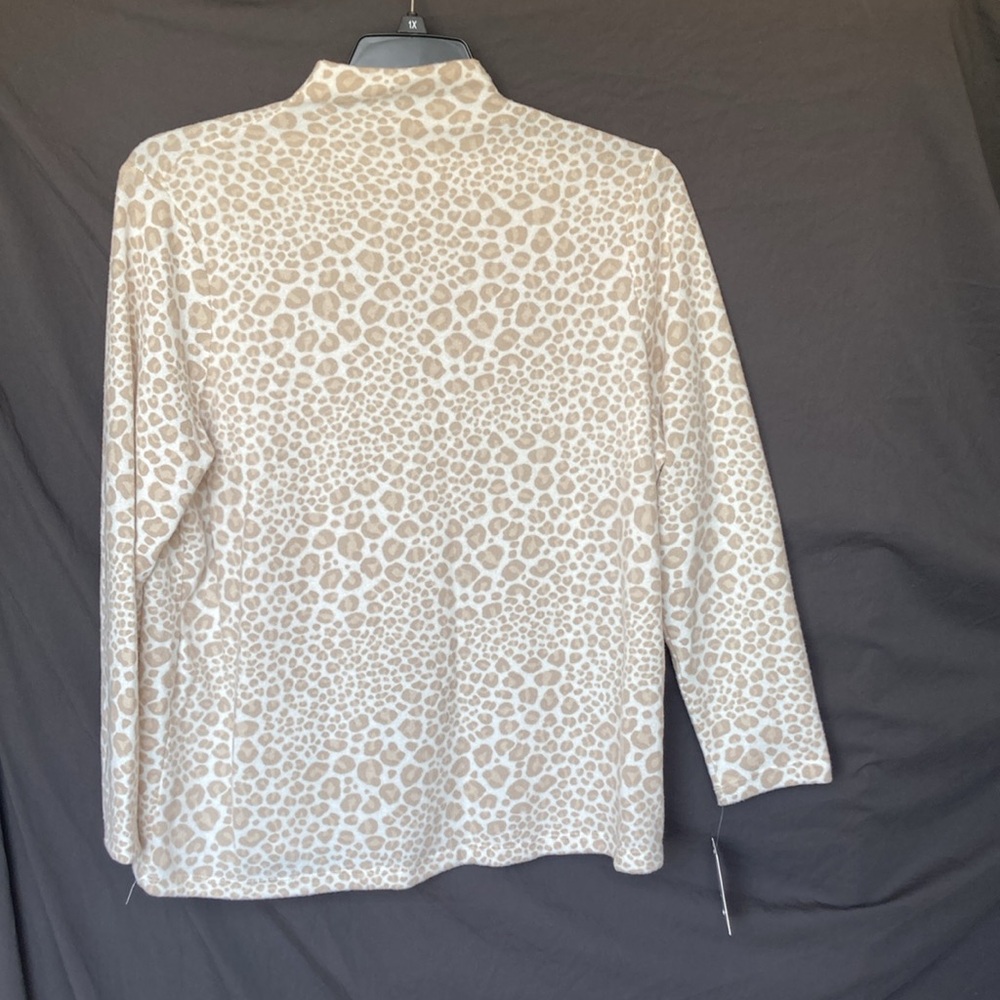 Emily Daniels top mockneck cheetah print animal print neutral PXL - Picture 13 of 15